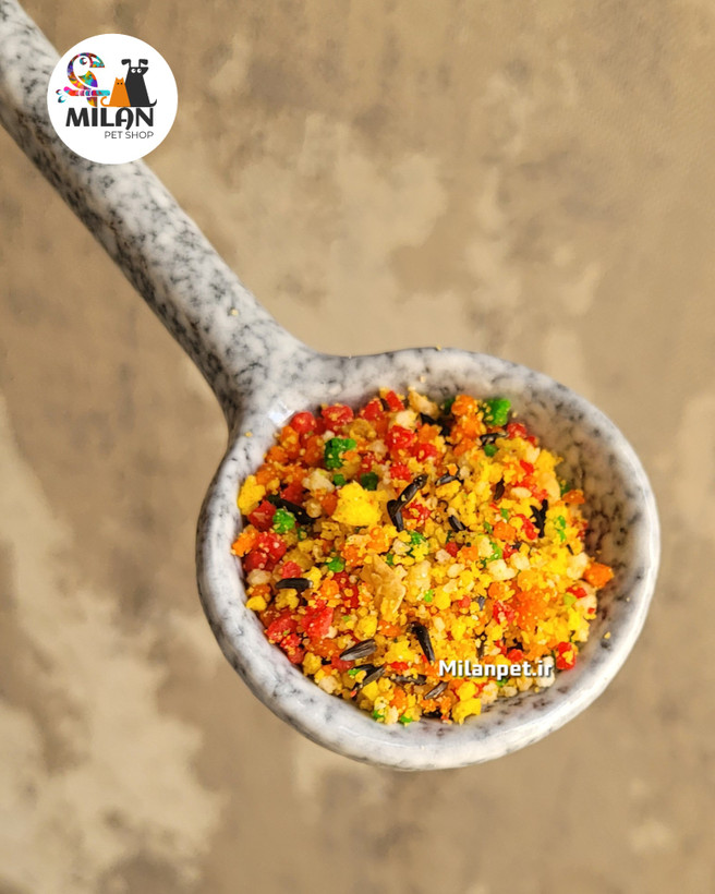 خوراک غنی شده با تخم مرغ ، عسل و میوه راف